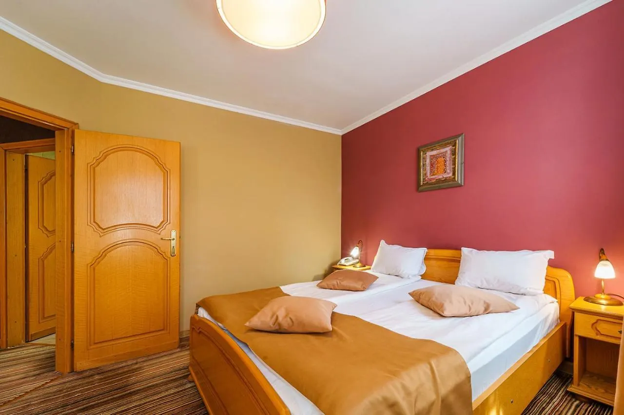 Hotel Avion - Self Check In 普罗夫迪夫 3*,